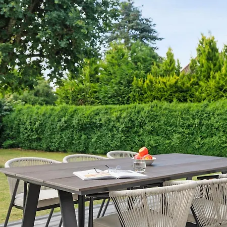 3 Bedroom Stunning In Holiday home *